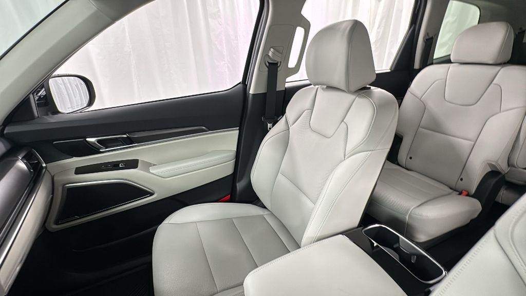 2025 Kia Telluride S photo 13
