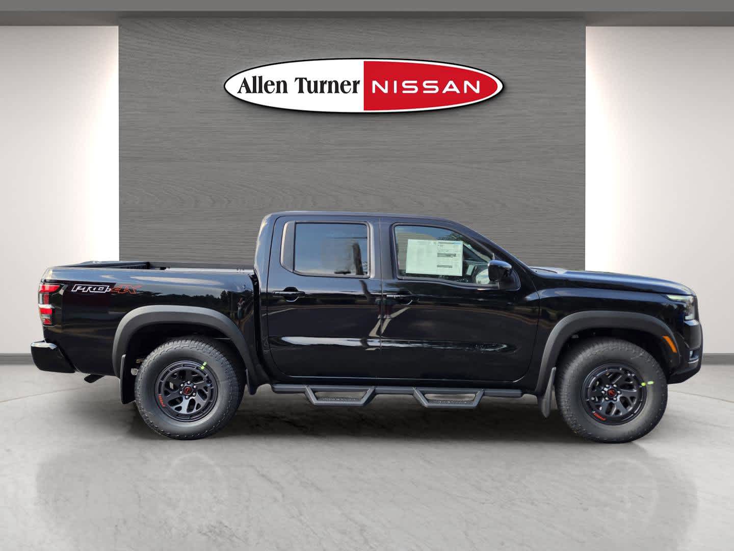 2026 Nissan Frontier Crew Cab PRO-4X photo 4