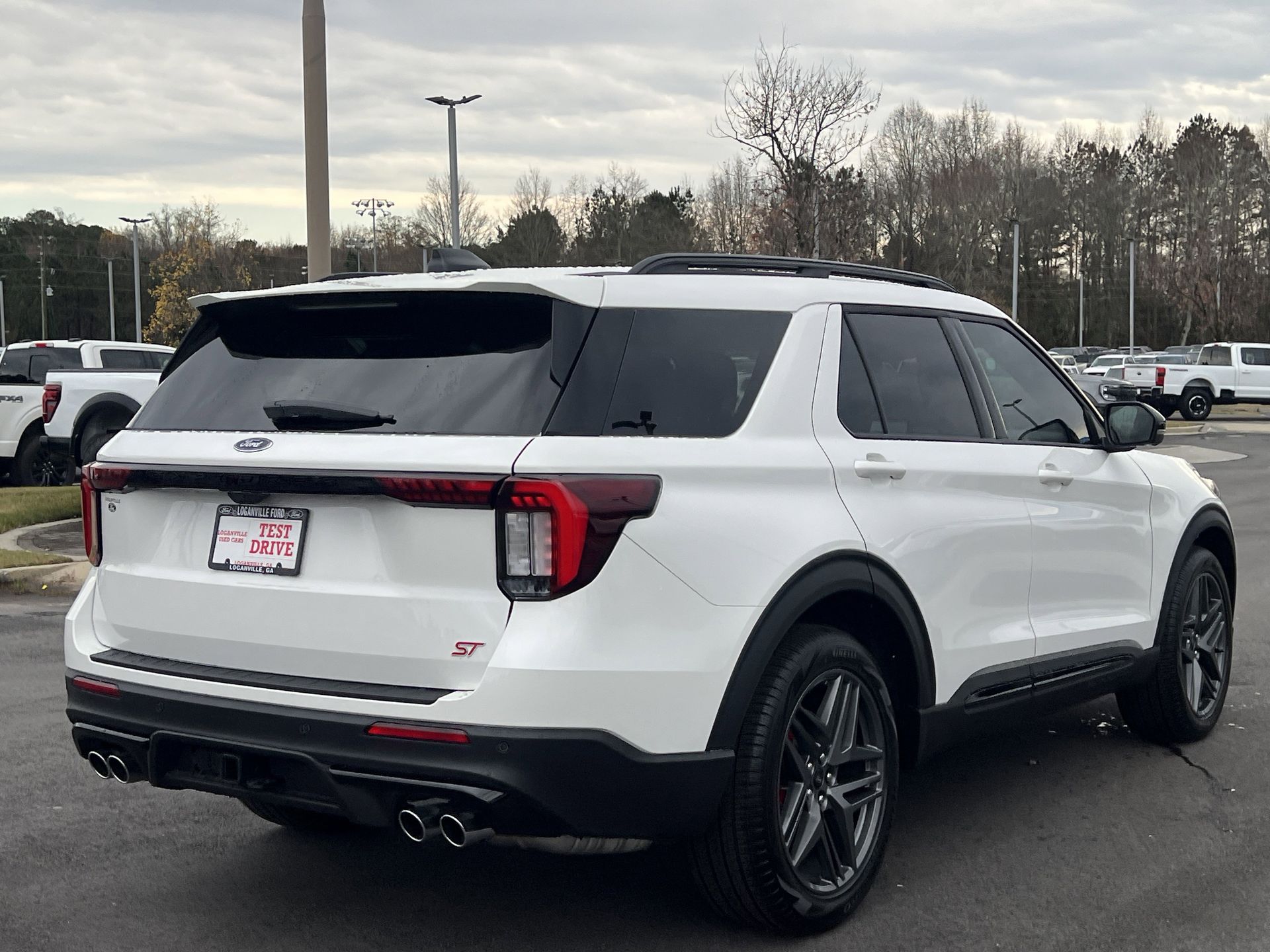 2025 Ford Explorer ST photo 3