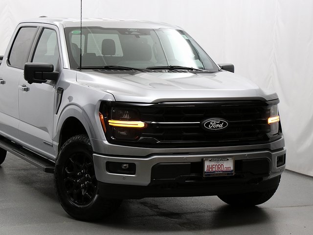 2025 Ford F-150 XLT photo 2
