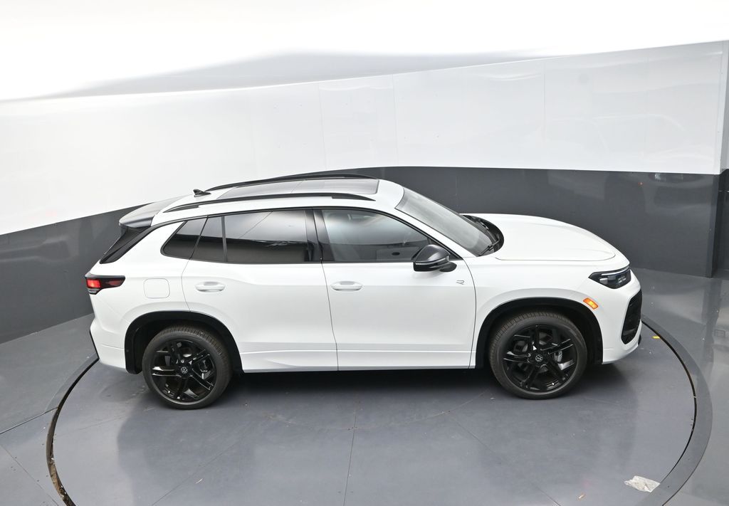 2025 Volkswagen Tiguan SE R-Line Black photo 15