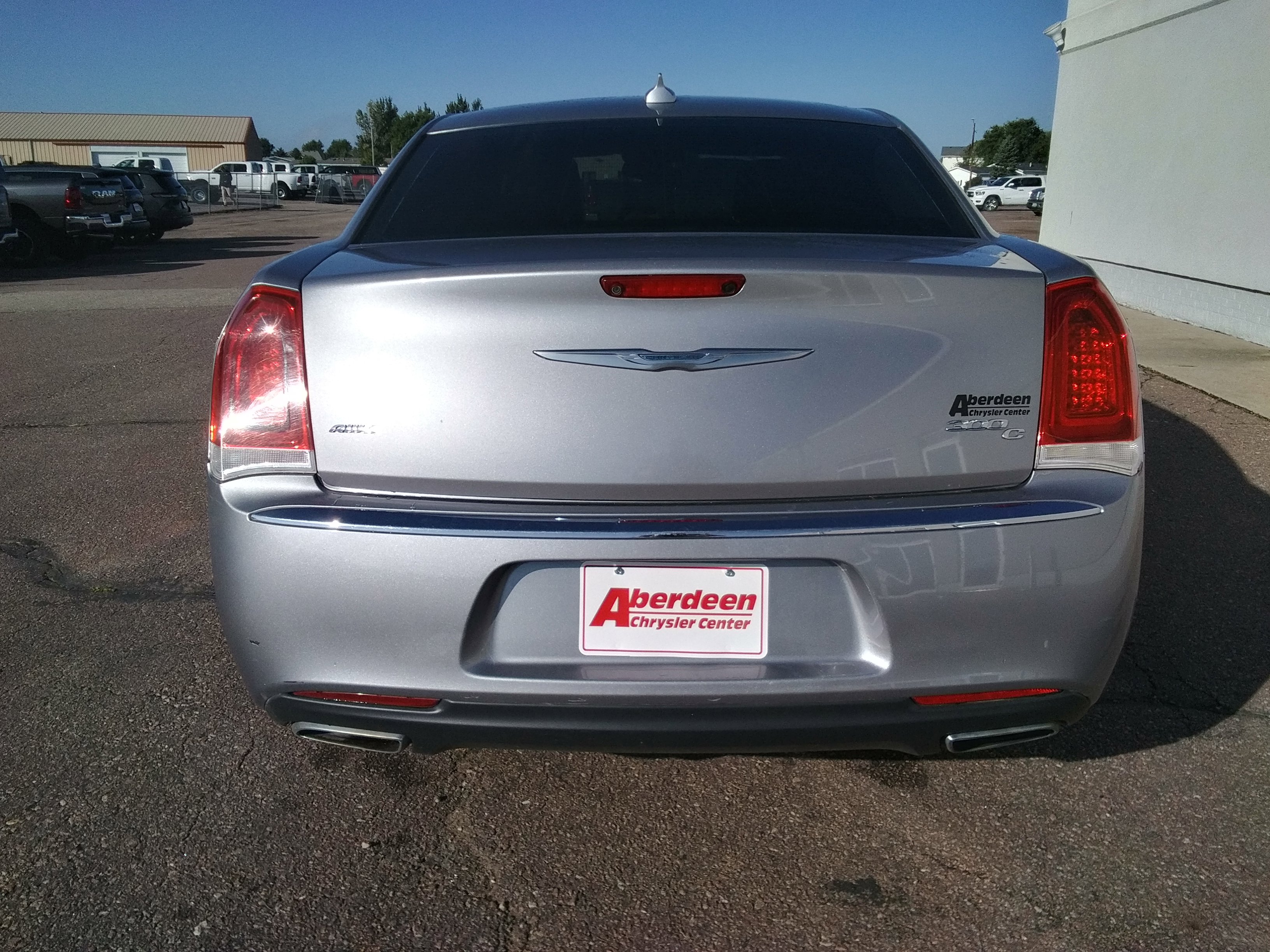 2016 Chrysler 300 C photo 5