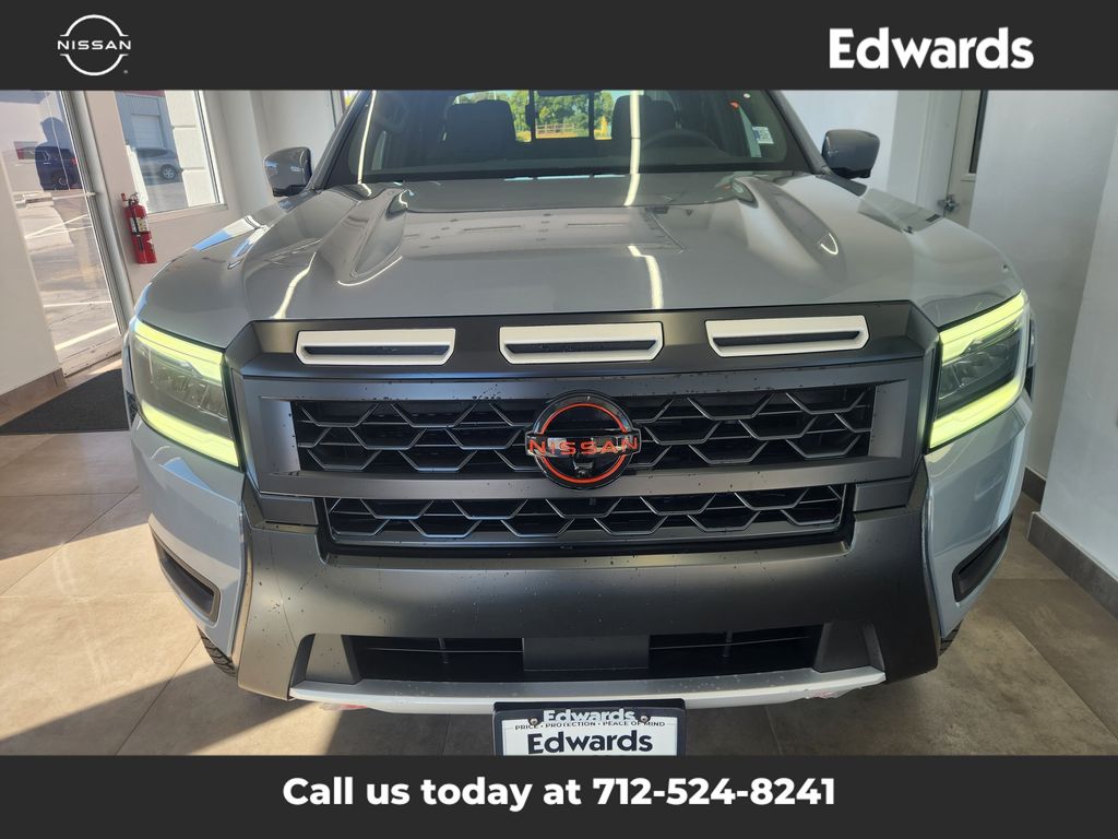 2026 Nissan Frontier PRO-4X Crew Cab photo 3