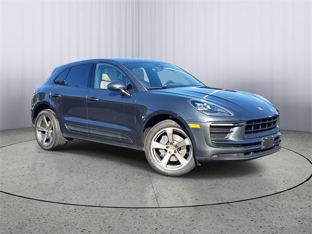 2022 Porsche Macan Base photo 2