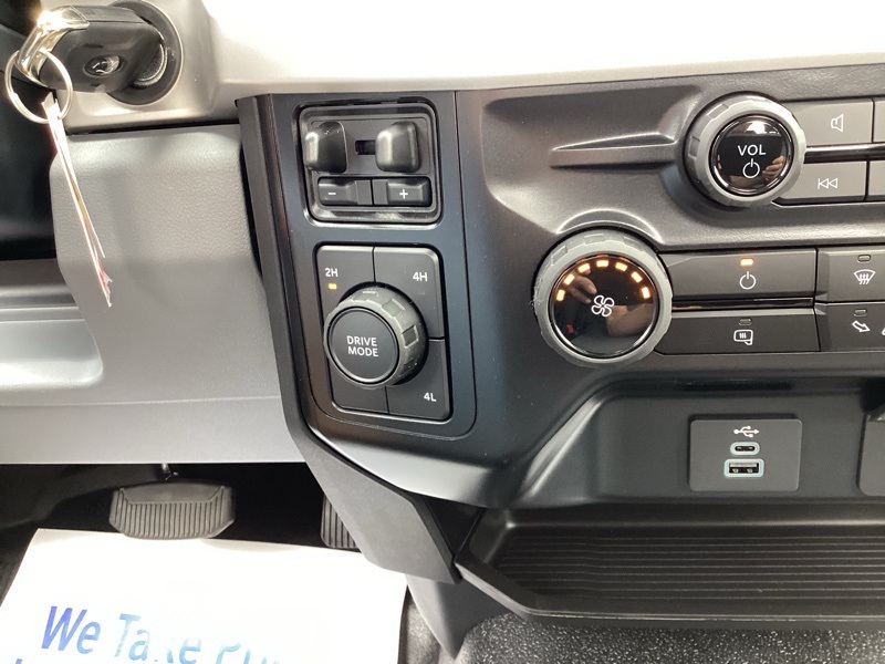 2024 Ford F-350 photo 22