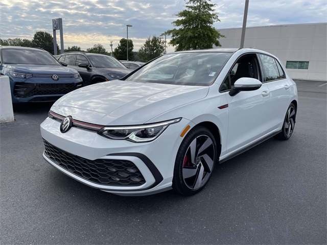 2022 Volkswagen Golf GTI SE photo 2
