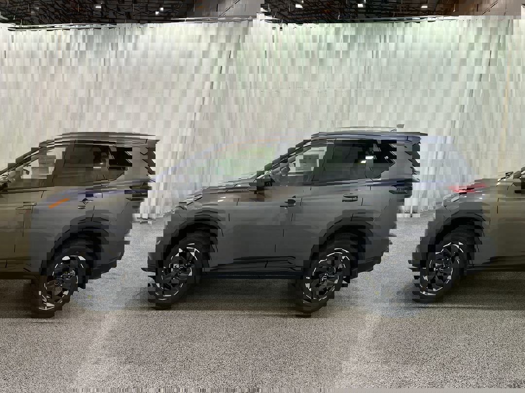 2026 Nissan Rogue SV photo 2