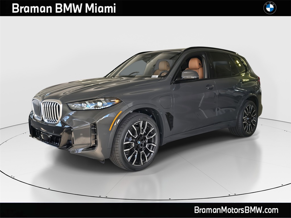 2026 BMW X5 50e's photo