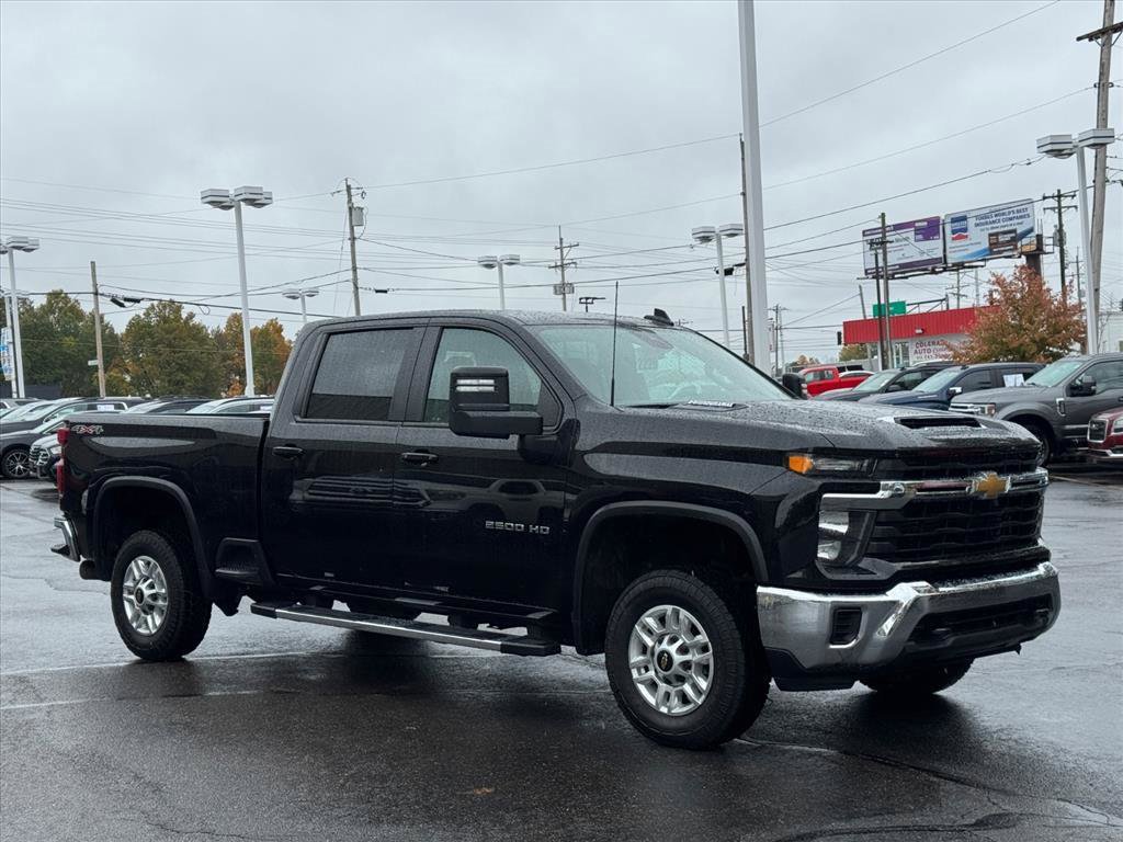2024 Chevrolet Silverado 2500HD LT photo 3