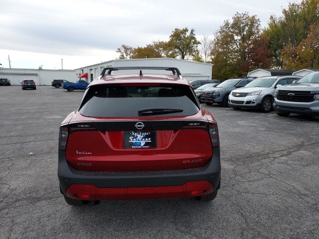 2026 Nissan Kicks SR photo 3