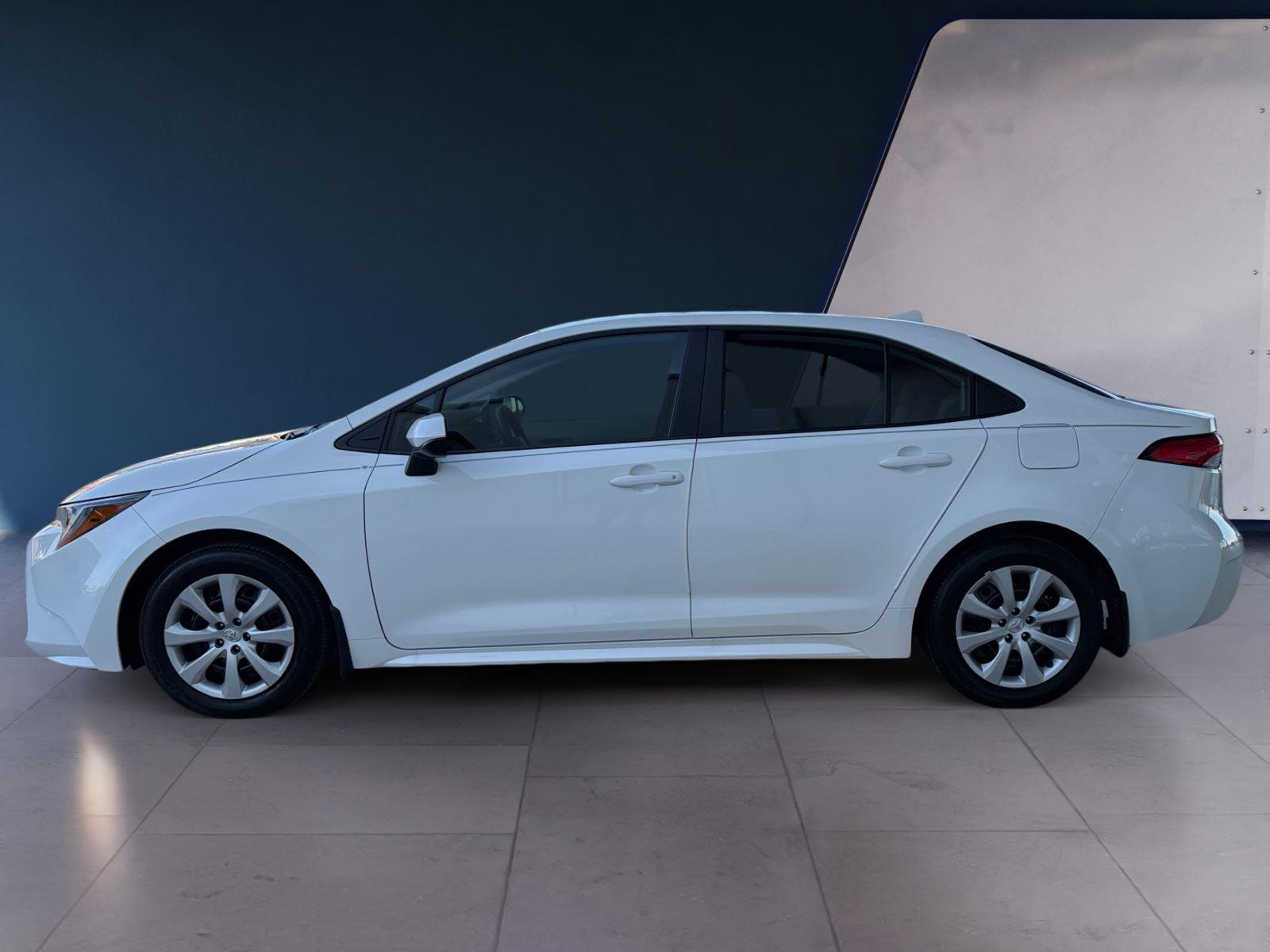 2026 Toyota Corolla LE photo 2