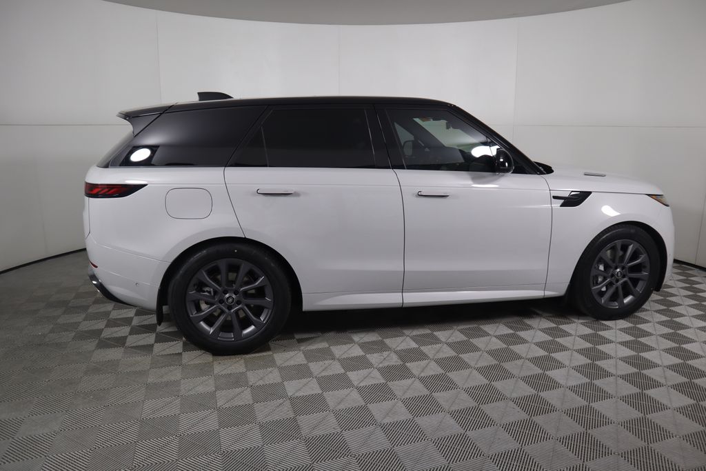 2025 Land Rover Range Rover Sport SE photo 4