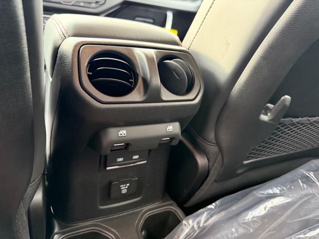 2025 Jeep Gladiator Rubicon photo 19