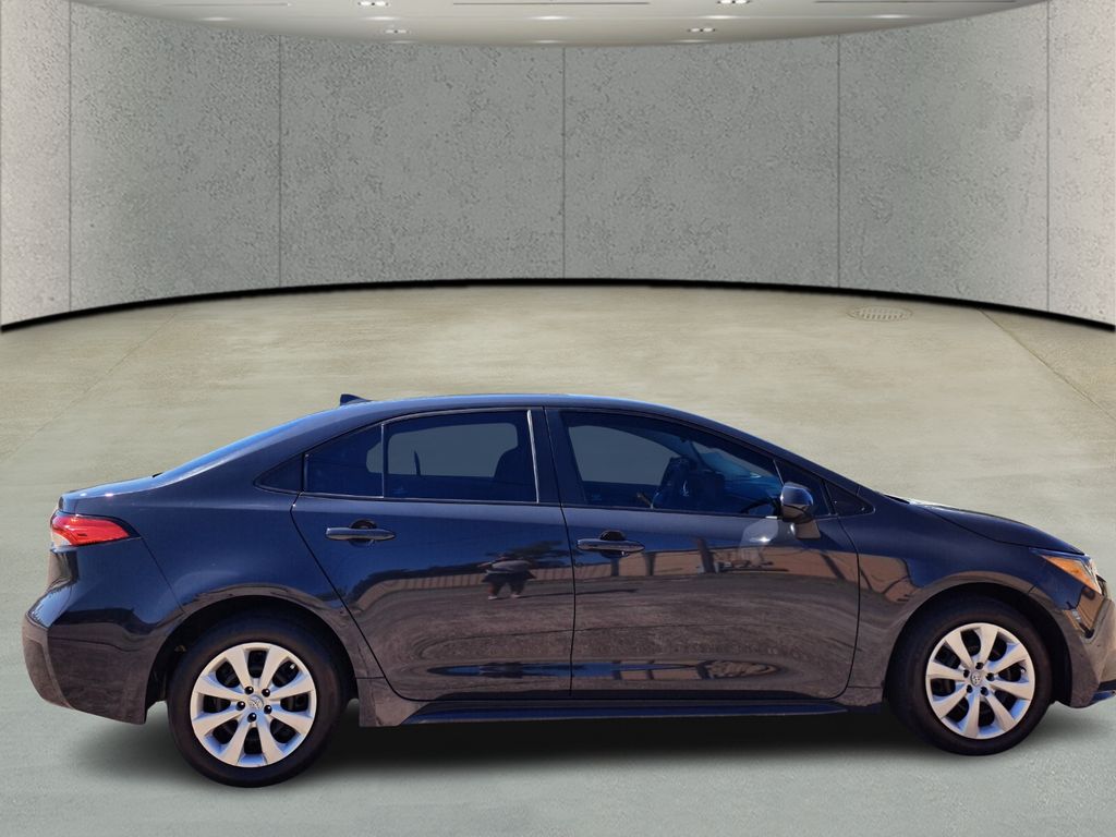 2023 Toyota Corolla LE photo 4