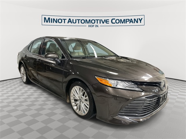 2018 Toyota Camry XLE's photo