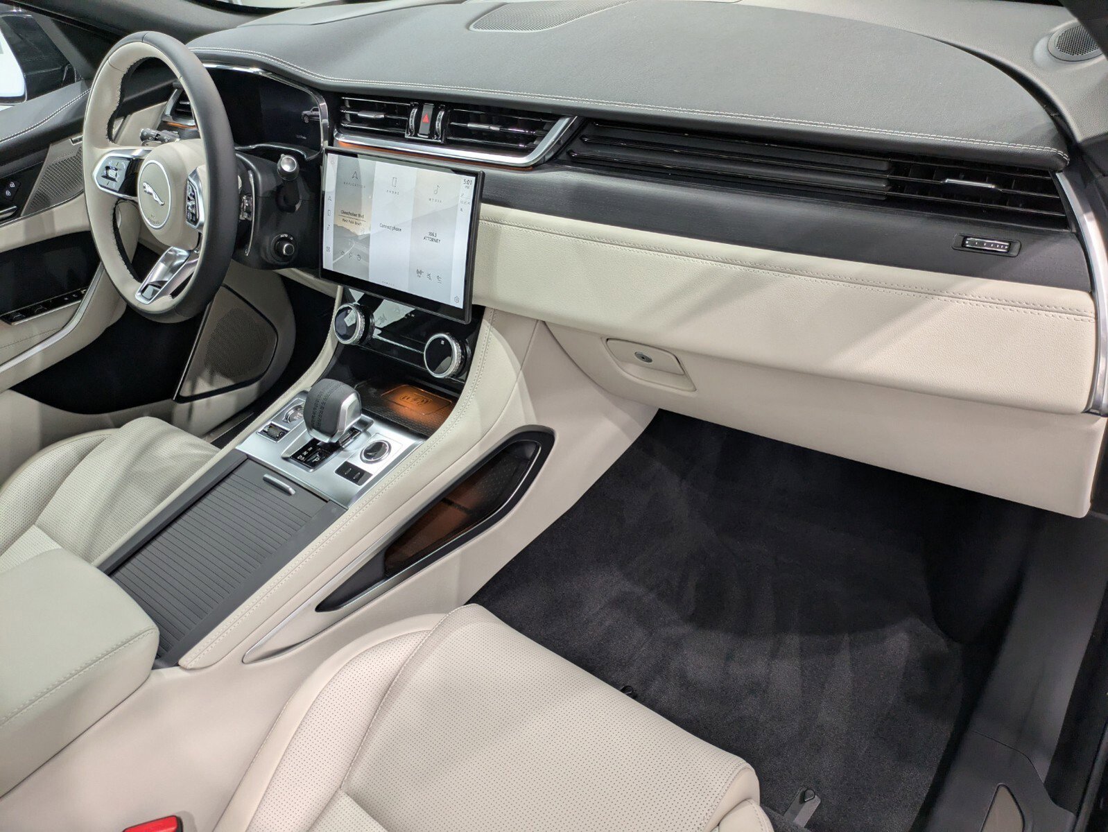 2026 Jaguar F-PACE P250 R-Dynamic S photo 26