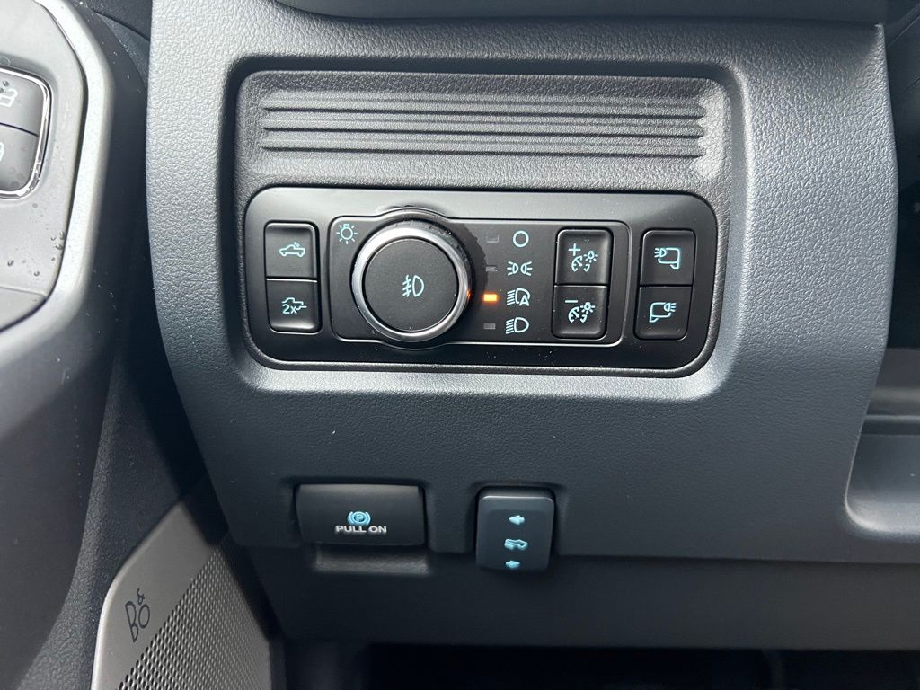 2025 Ford F-250 Lariat photo 18