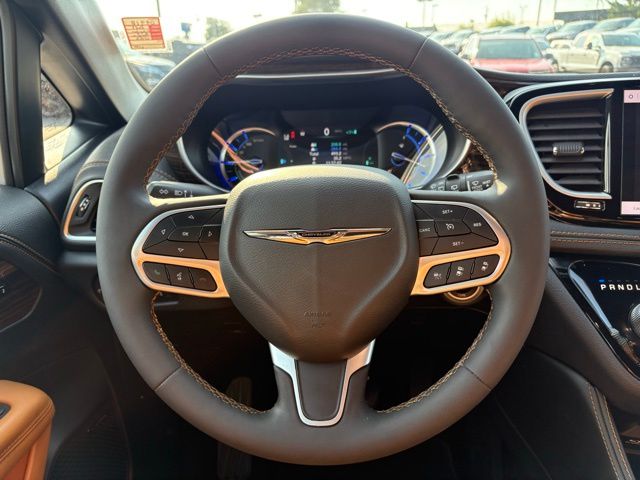 2023 Chrysler Pacifica Hybrid Pinnacle photo 34