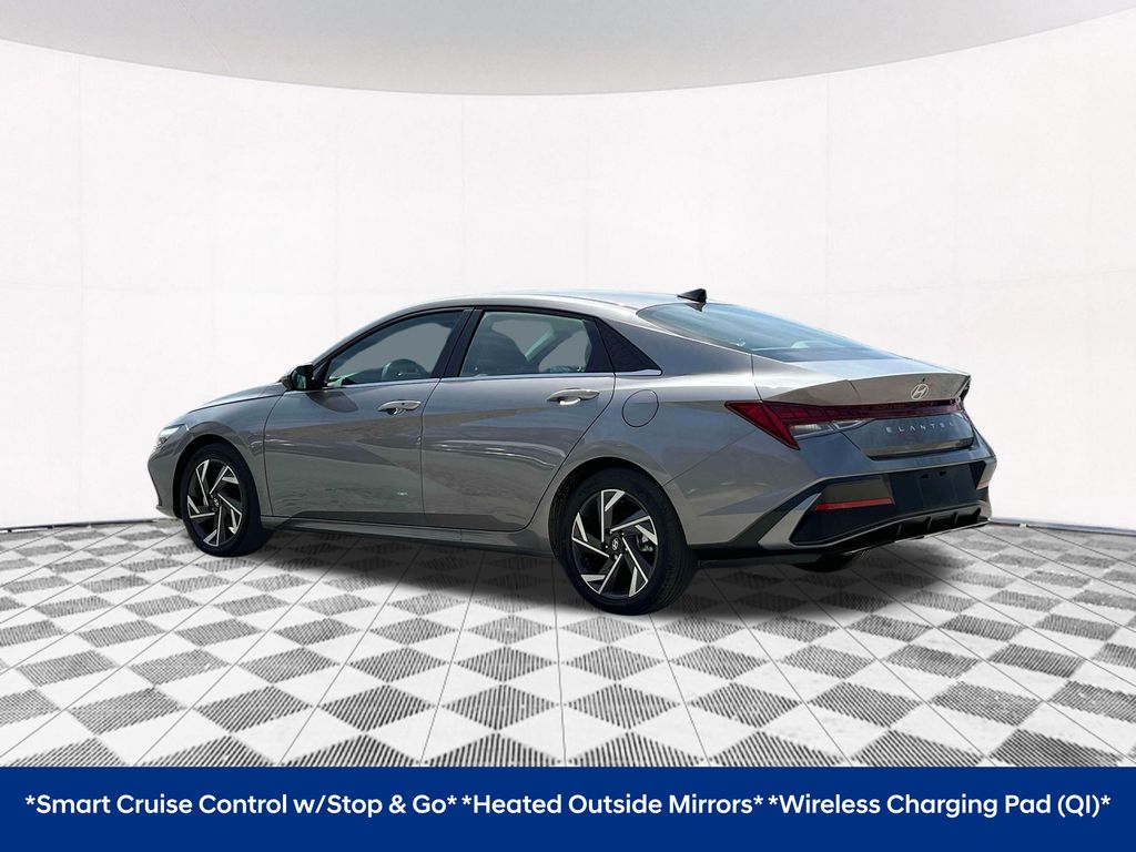 2024 Hyundai Elantra SEL Convenience photo 4