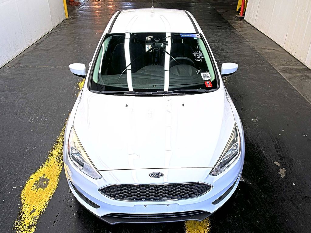 2018 Ford Focus SE photo 4