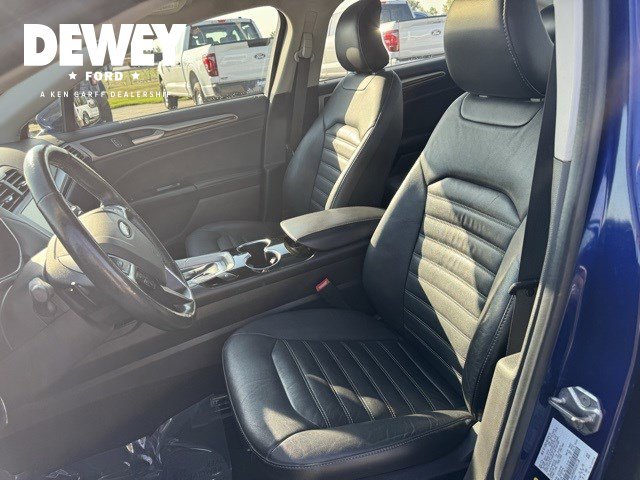 2016 Ford Fusion SE photo 12