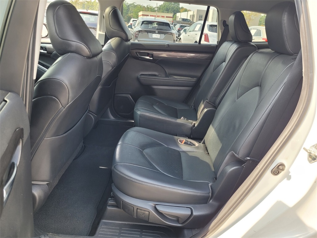 2020 Toyota Highlander Limited photo 5