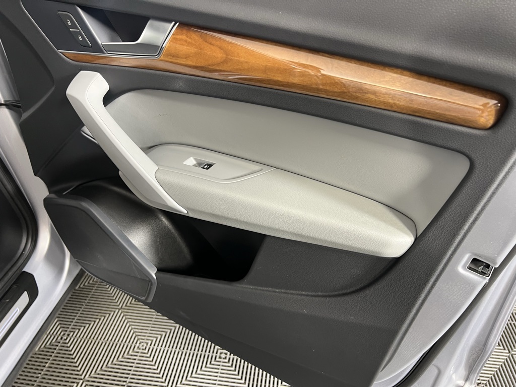 2022 Audi Q5 45 S line Premium photo 28