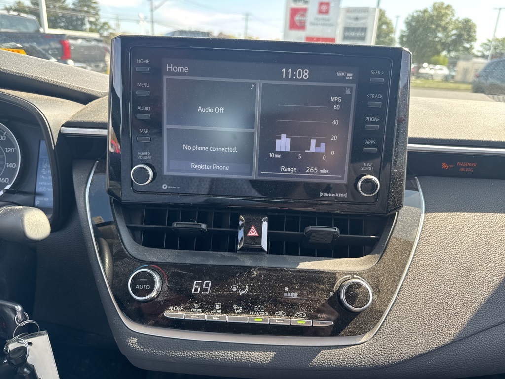 2022 Toyota Corolla LE photo 9
