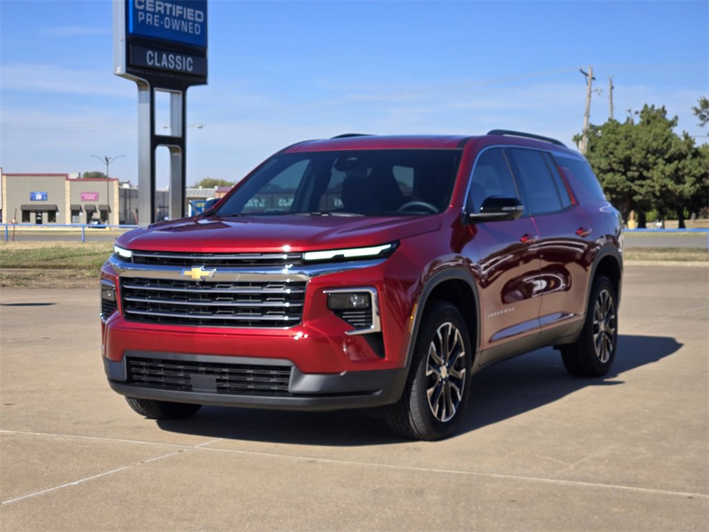 2026 Chevrolet Traverse photo 2
