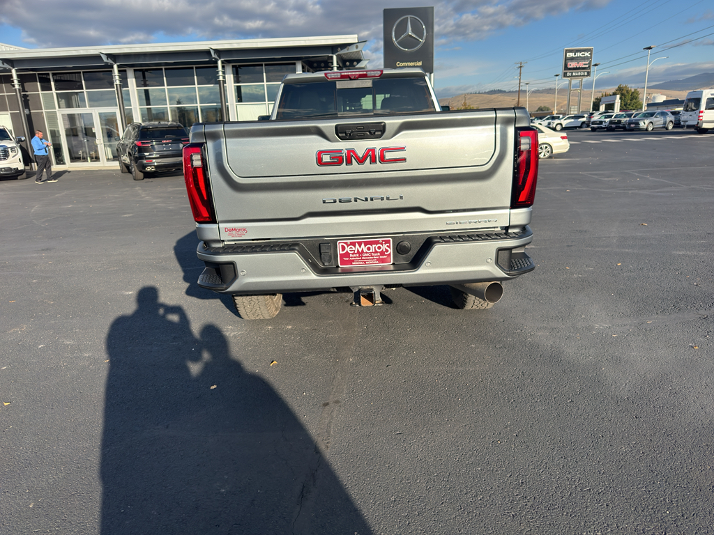 2024 Gmc Sierra HD Denali photo 3