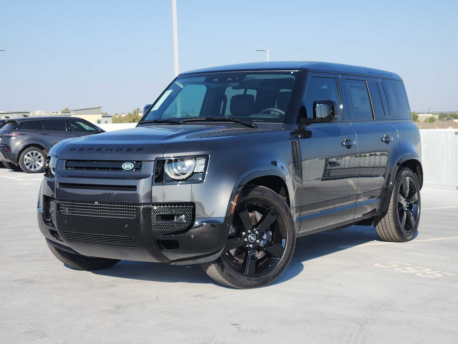 2025 Land Rover Defender X-Dynamic SE's photo