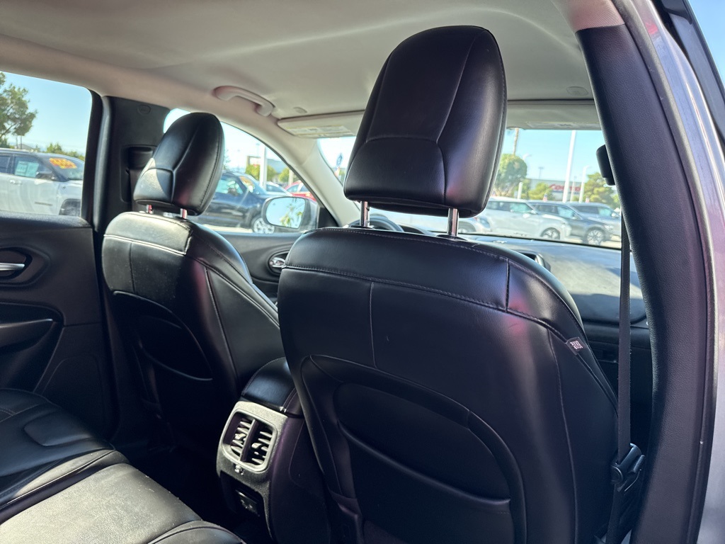 2020 Jeep Cherokee Latitude photo 21