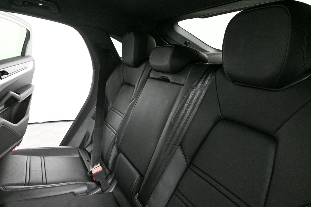 2026 Porsche Cayenne Coupe photo 20