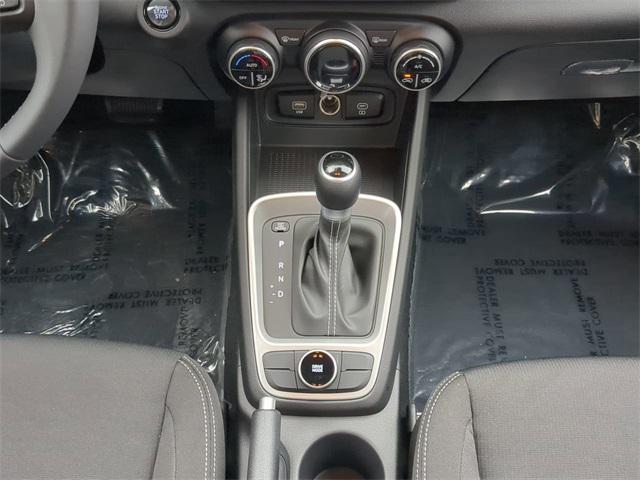 2025 Hyundai Venue SEL photo 19