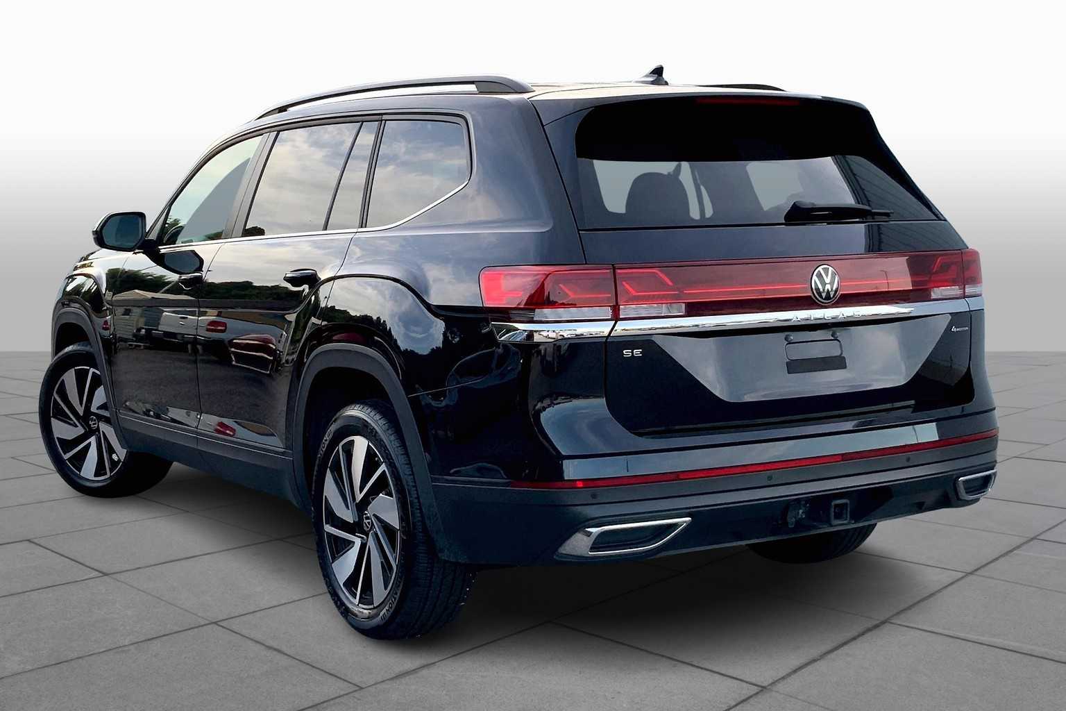 2024 Volkswagen Atlas SE Technology photo 11