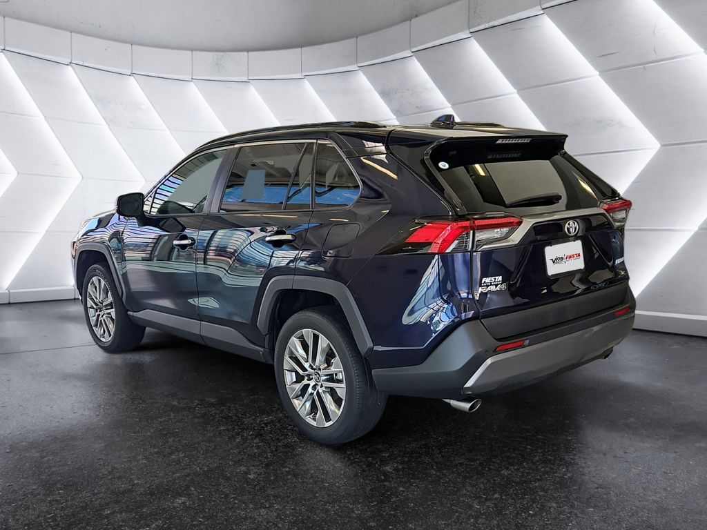 2019 Toyota RAV4 Limited photo 4