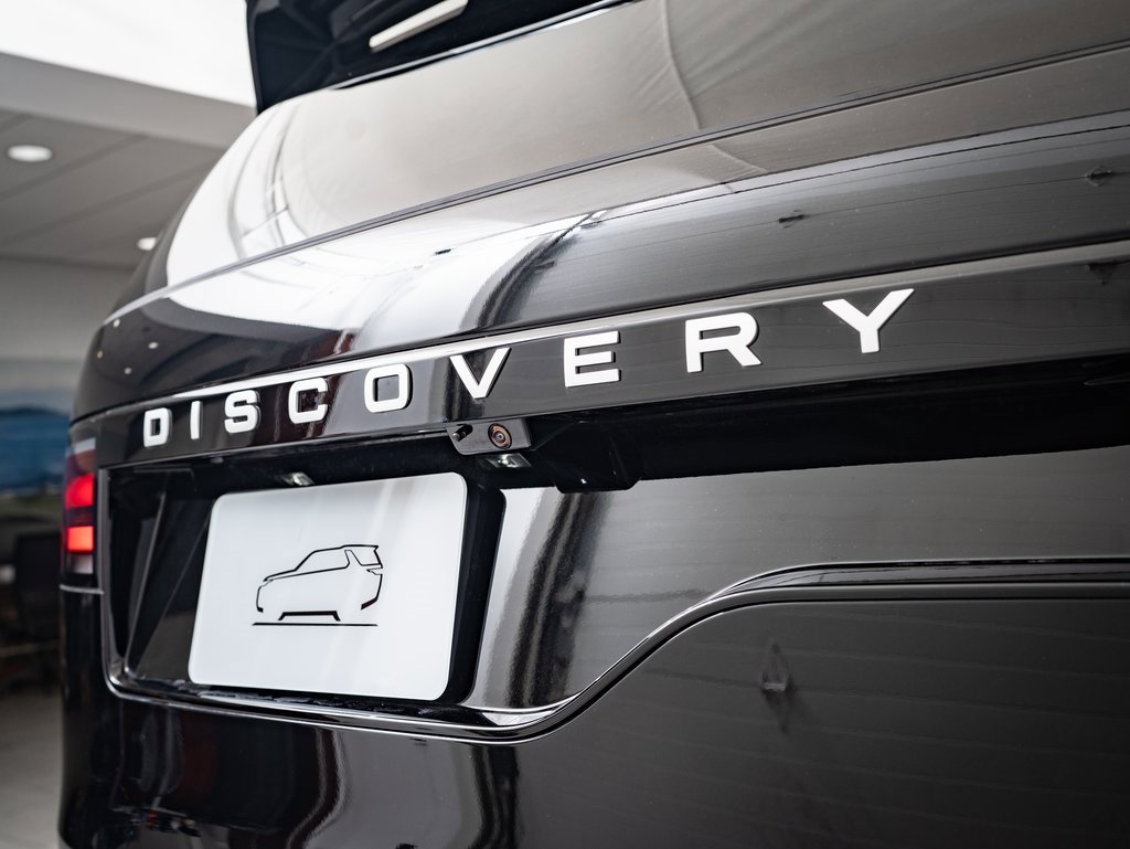 2025 Land Rover Discovery S photo 5