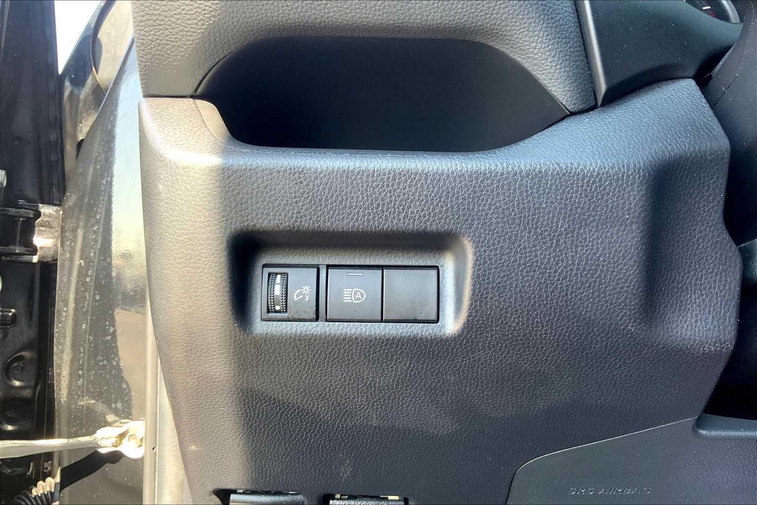 2022 Toyota RAV4 XLE photo 29