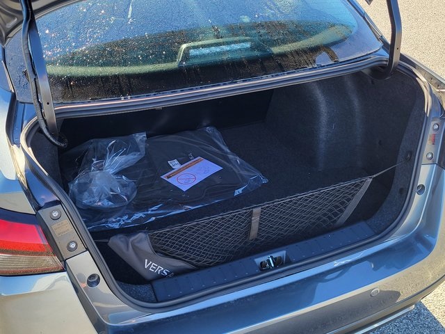 2025 Nissan Versa S photo 4