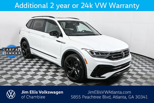 2024 Volkswagen Tiguan SE R-LINE BLACK's photo
