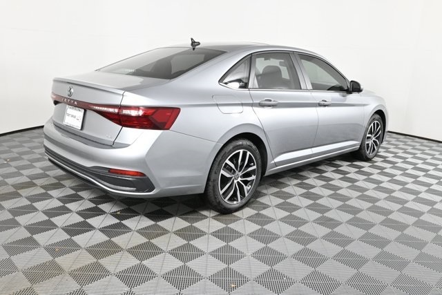 2025 Volkswagen Jetta 1.5T SE photo 4