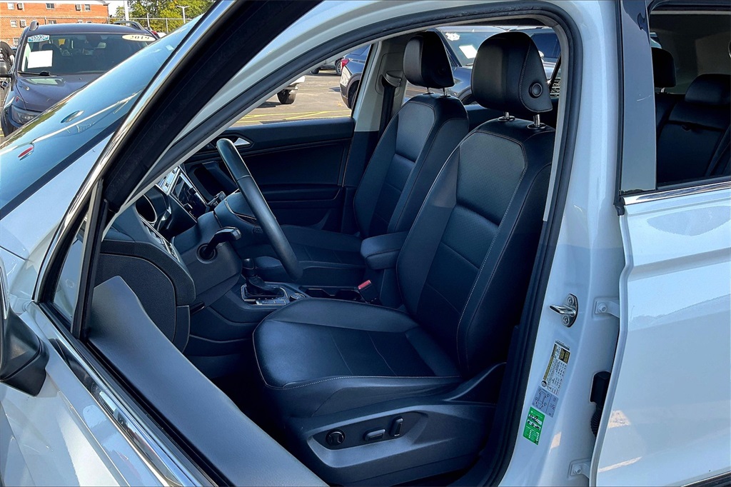 2020 Volkswagen Tiguan SE photo 22