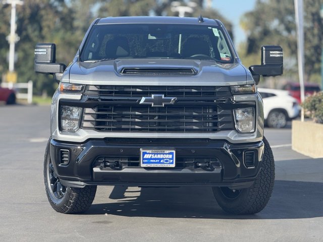 2026 Chevrolet Silverado 2500HD Custom photo 2