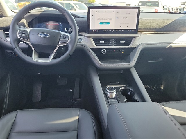 2025 Ford Explorer photo 5