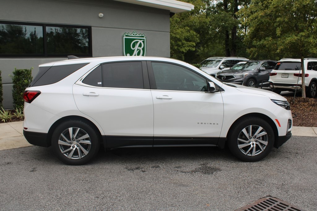 2022 Chevrolet Equinox LT photo 3