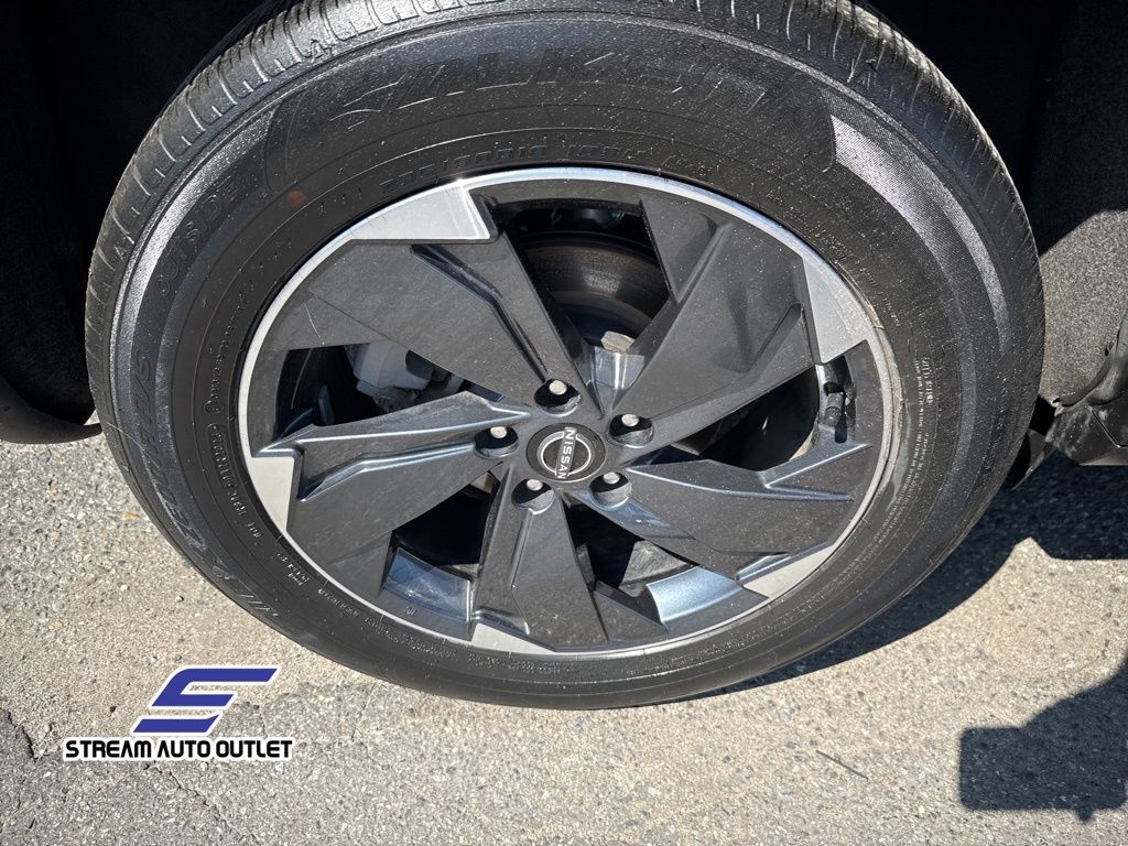 2024 Nissan Rogue SV photo 8