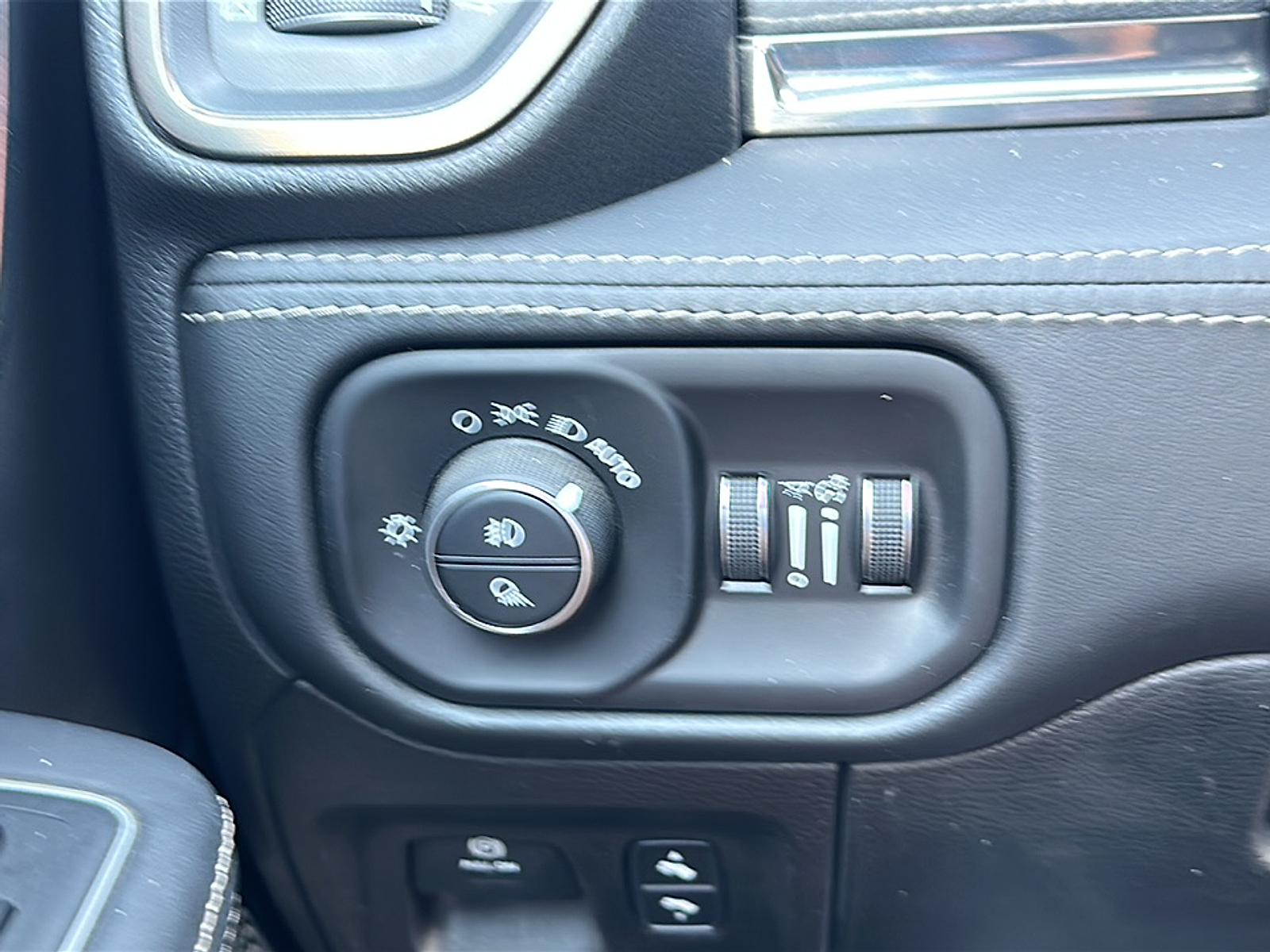 2021 Ram 1500 Limited photo 3