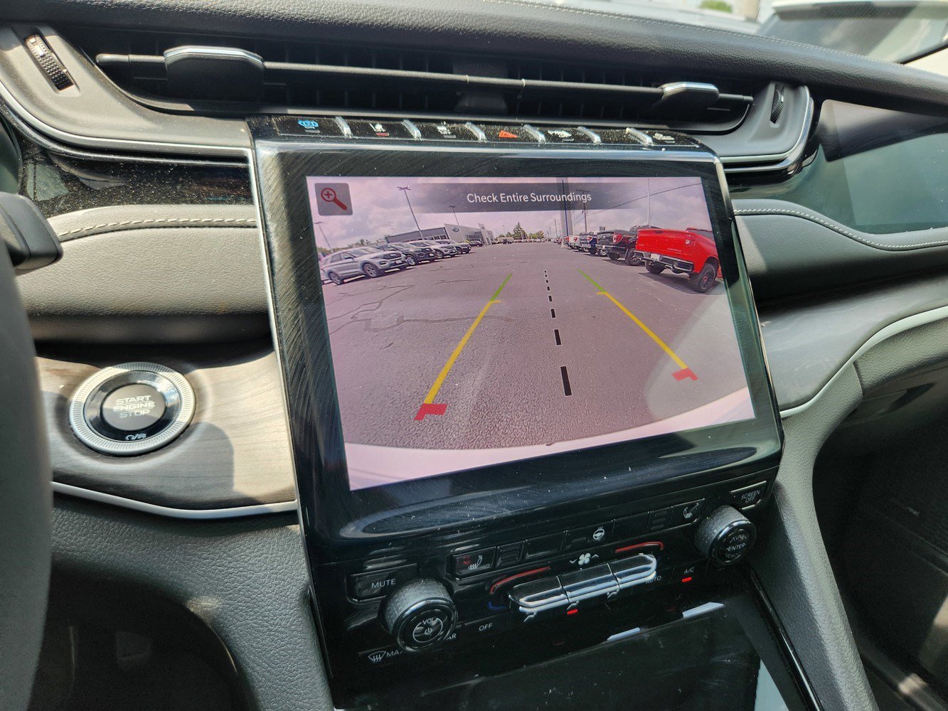 2023 Jeep Cherokee Base photo 11