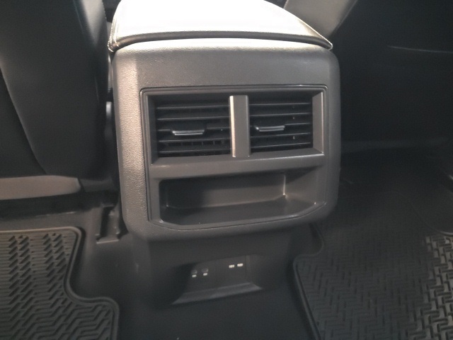 2022 Volkswagen Atlas Cross Sport V6 SE Technology photo 14