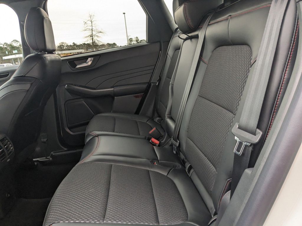 2025 Ford Escape ST-Line photo 10